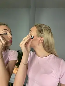 Snapshot of MaryDavies chatting on 03.30.26 MaryDavies online show from 03.30.26