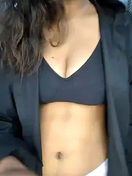 Snapshot of Nisha_queen675 chatting on 09.30.25 Nisha queen675 online show from 09.30.25