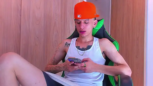 Skinny batman online show from 10.05.25