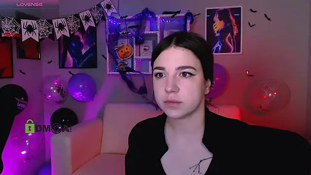 justcamila  online show from 10.29.25