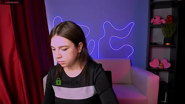 justcamila  online show from 11.06.25