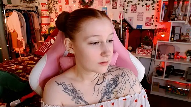 Snapshot of Ayla_Hicks chatting on 01.11.26 Ayla Hicks online show from 01.11.26