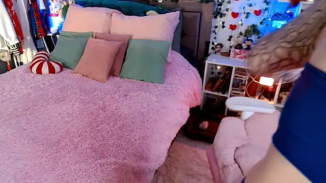 Ayla Hicks online show from 03.28.26