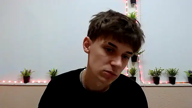 Snapshot of Hoot_Dude_ chatting on 10.27.25 Hoot Dude  online show from 10.27.25