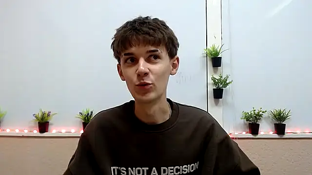 Snapshot of Hoot_Dude_ chatting on 10.28.25 Hoot Dude  online show from 10.28.25