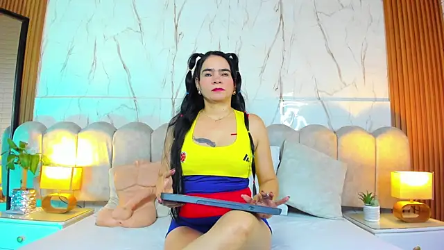 Samantha Fiire online show from 07.07.26