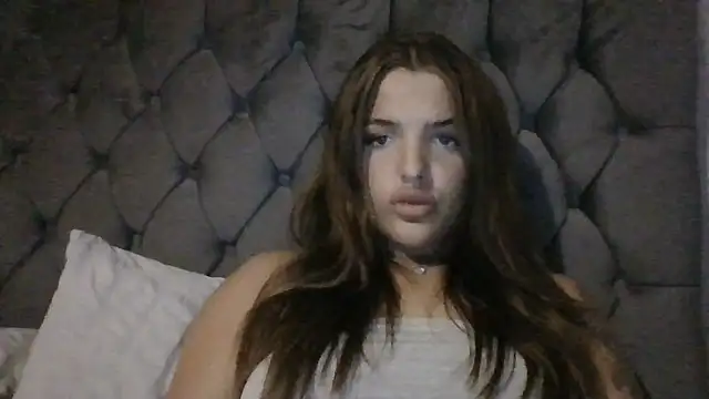 Snapshot of YourBabyx69x chatting on 10.11.25 YourBabyx69x online show from 10.11.25