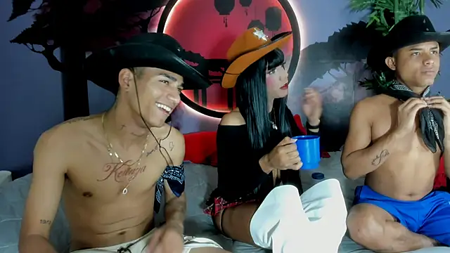 Bi Loverss online show from 09.28.25