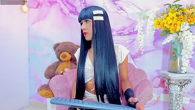 Bi Loverss online show from 11.04.25