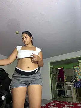 LUNA YOUNG  online show from 04.21.26