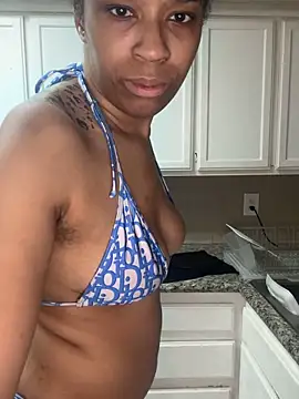 Snapshot of YeahhhitsBreezy chatting on 04.15.26 YeahhhitsBreezy online show from 04.15.26