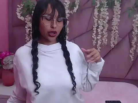 LILI CANDIES online show from 10.02.25