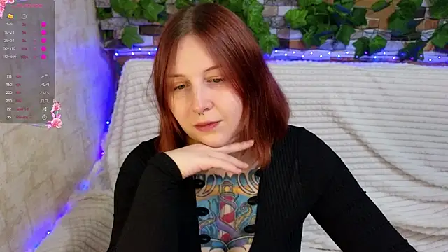 Snapshot of Belinda_Starlight chatting on 10.19.25 Belinda Starlight online show from 10.19.25