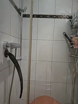 Snapshot of TommyTom76 chatting on 10.31.25 TommyTom76 online show from 10.31.25