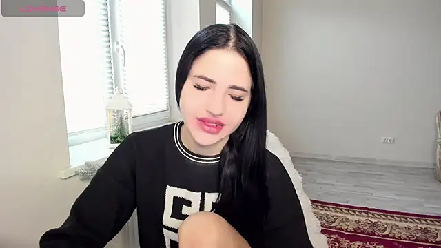 Malibu J online show from 12.04.25