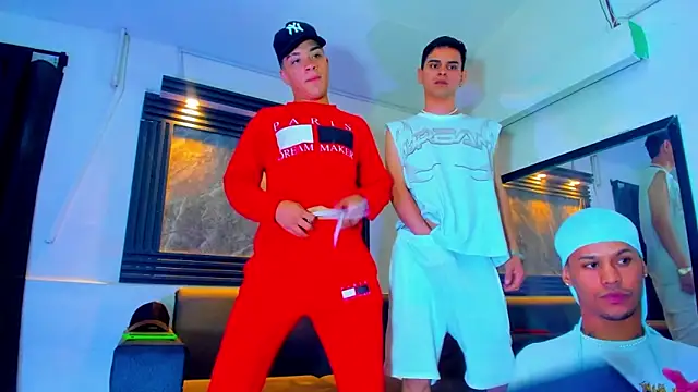 Snapshot of ALEX_MILLER25 chatting on 10.05.25 ALEX MILLER25 online show from 10.05.25