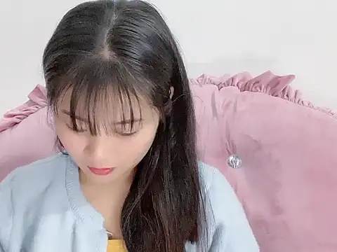 Snapshot of Lie_liee chatting on 12.17.25 Lie liee online show from 12.17.25