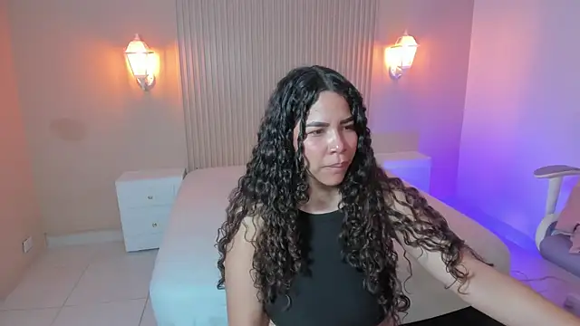 AshlyViper9 online show from 10.21.25