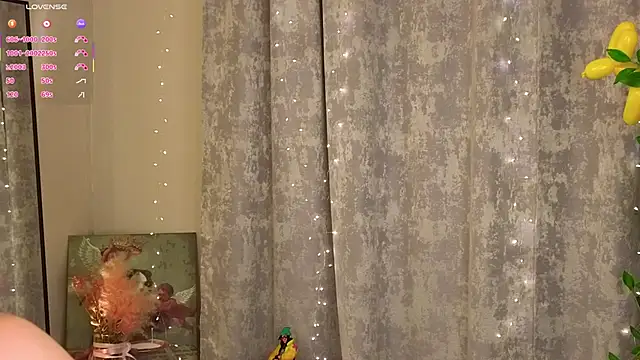 Snapshot of LunaraRada chatting on 02.01.26 LunaraRada online show from 02.01.26