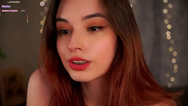 Snapshot of LunaraRada chatting on 03.22.26 LunaraRada online show from 03.22.26