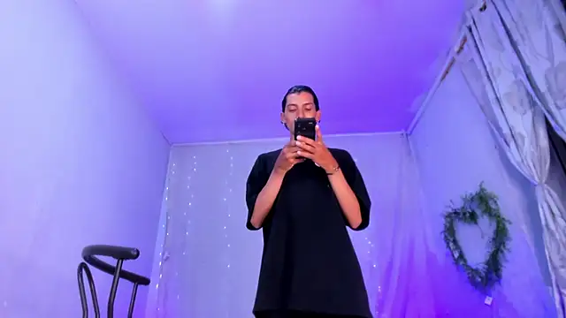 Snapshot of josesweet_ chatting on 10.31.25 josesweet  online show from 10.31.25