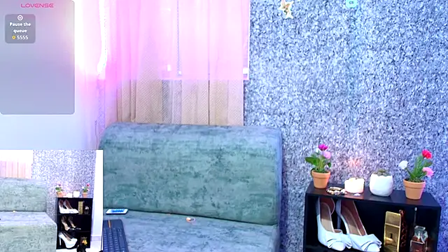 Snapshot of Sally_Ricci chatting on 10.03.25 Sally Ricci online show from 10.03.25