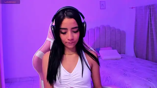 ISABELFORYOU1 online show from 10.29.25