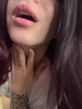 Snapshot of came_lia1 chatting on 11.25.25 came lia1 online show from 11.25.25