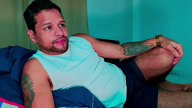 Snapshot of LucasGaeel chatting on 11.13.25 LucasGaeel online show from 11.13.25