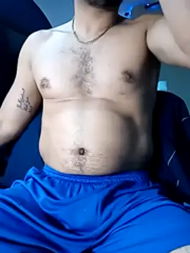 Snapshot of LucasGaeel chatting on 11.19.25 LucasGaeel online show from 11.19.25