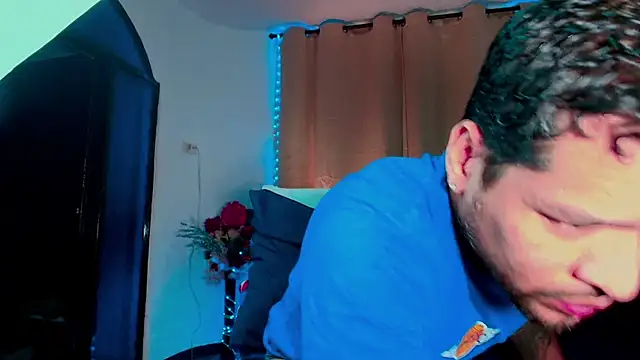 Snapshot of LucasGaeel chatting on 11.25.25 LucasGaeel online show from 11.25.25