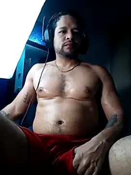 Snapshot of LucasGaeel chatting on 11.29.25 LucasGaeel online show from 11.29.25