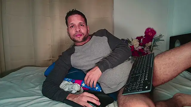 Snapshot of LucasGaeel chatting on 01.12.26 LucasGaeel online show from 01.12.26