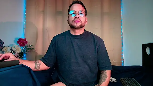 Snapshot of LucasGaeel chatting on 02.02.26 LucasGaeel online show from 02.02.26