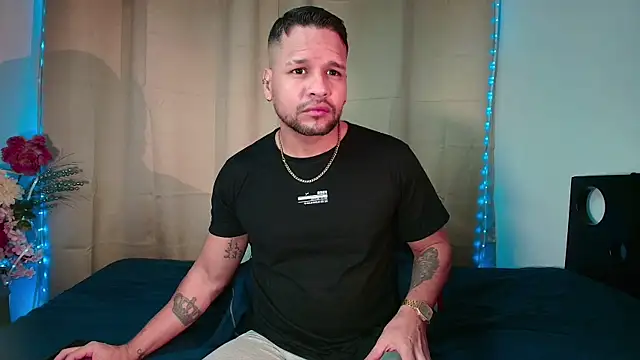 Snapshot of LucasGaeel chatting on 02.04.26 LucasGaeel online show from 02.04.26