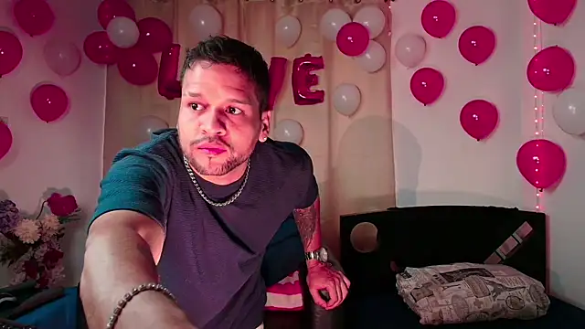 Snapshot of LucasGaeel chatting on 02.14.26 LucasGaeel online show from 02.14.26