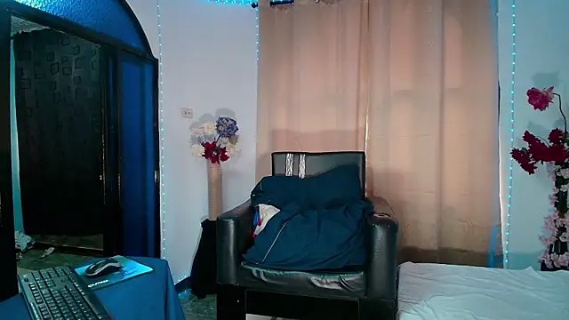 Snapshot of LucasGaeel chatting on 02.22.26 LucasGaeel online show from 02.22.26