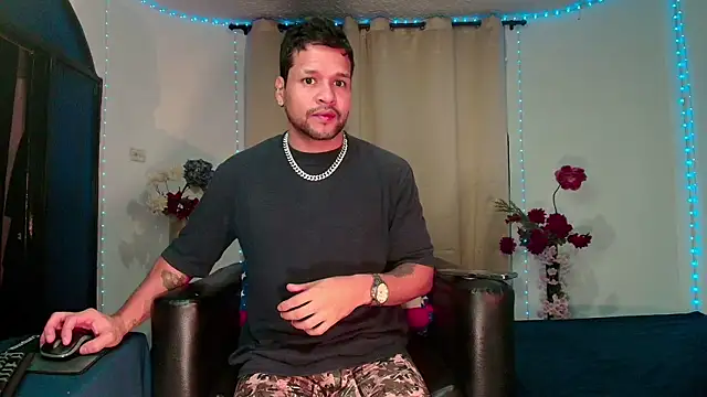 Snapshot of LucasGaeel chatting on 02.27.26 LucasGaeel online show from 02.27.26