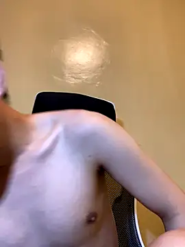 Snapshot of asian_guy_69 chatting on 11.10.25 asian guy 69 online show from 11.10.25