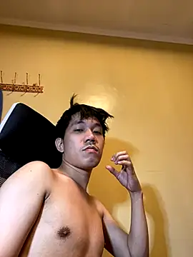 Snapshot of asian_guy_69 chatting on 11.18.25 asian guy 69 online show from 11.18.25