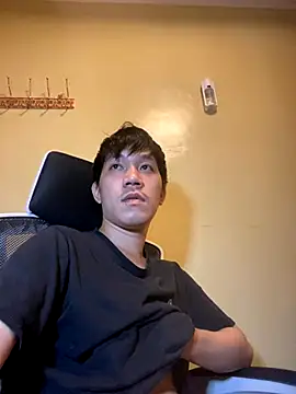 Snapshot of asian_guy_69 chatting on 12.04.25 asian guy 69 online show from 12.04.25