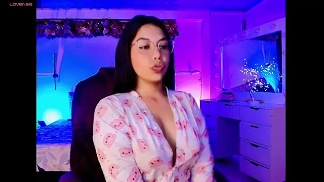 kloe28 online show from 11.20.25