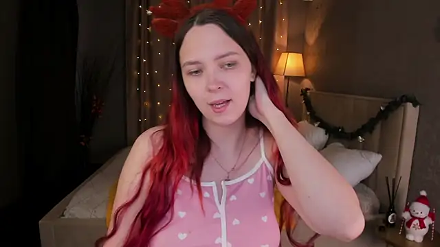 Monica  Queen online show from 11.28.25