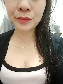 Girl Shy2000 online show from 11.12.25