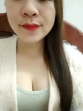 Girl Shy2000 online show from 12.18.25