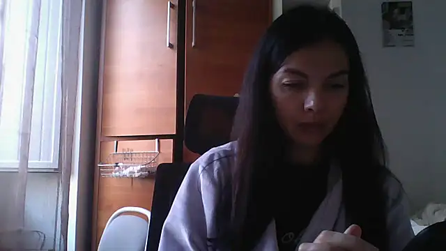 Lorivell online show from 11.18.25