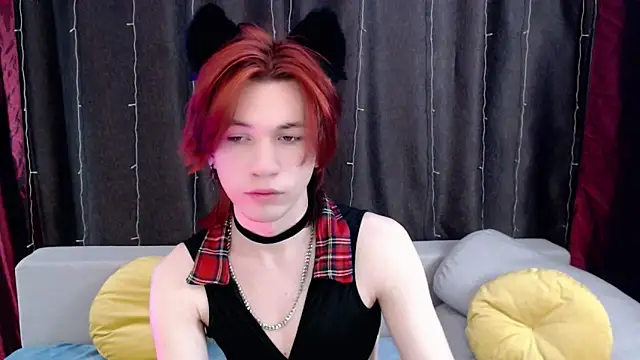 Snapshot of evan_reinhart chatting on 11.30.25 evan reinhart online show from 11.30.25