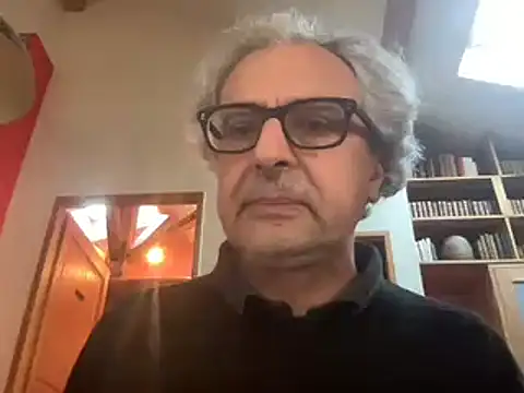 Snapshot of chtentation chatting on 12.18.25 chtentation online show from 12.18.25