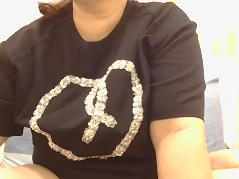 Snapshot of Kimkhaepretty chatting on 10.04.25 Kimkhaepretty online show from 10.04.25