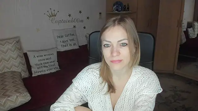 Snapshot of Tiffany_Bates chatting on 11.03.25 Tiffany Bates online show from 11.03.25